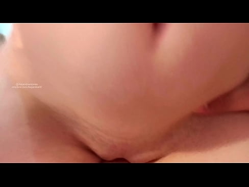 ❤️ අක්කගෙ කාමරේ නිදාගෙන එහෙමයි මට ඇහැරුනේ Porno si.myteporn.ru ❌️❤